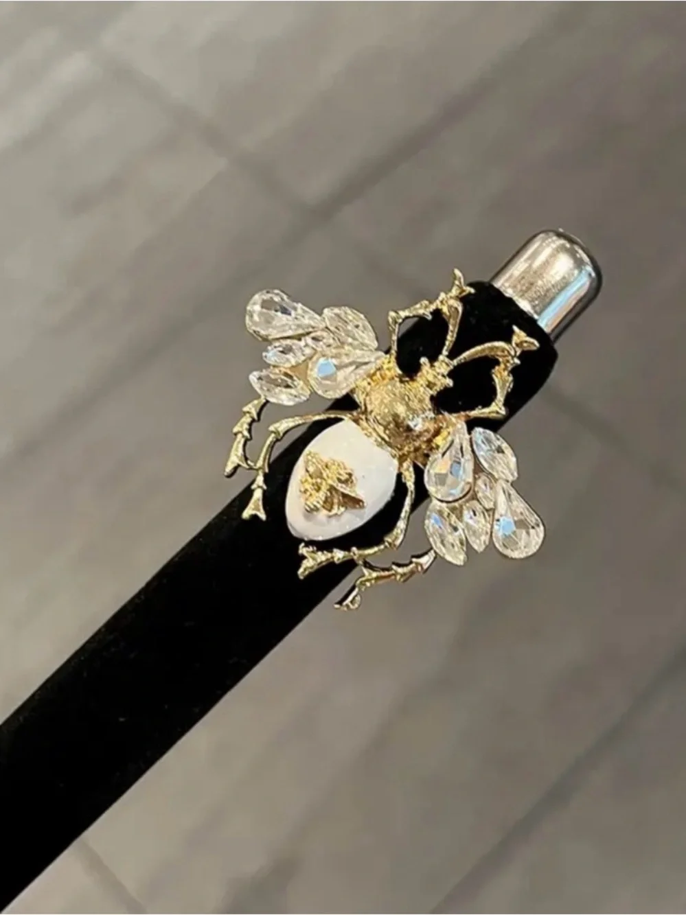 NEW! Gold Bee Cocktail Ring with Clear Crystals and White Accent 🪲🐝 A8-279